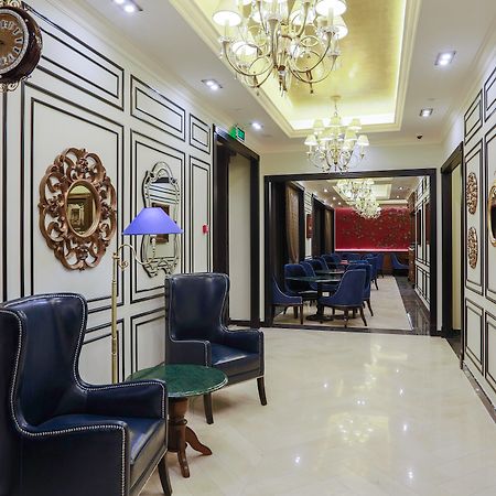 Golden Palace Hotel เยเรวาน ภายนอก รูปภาพ
