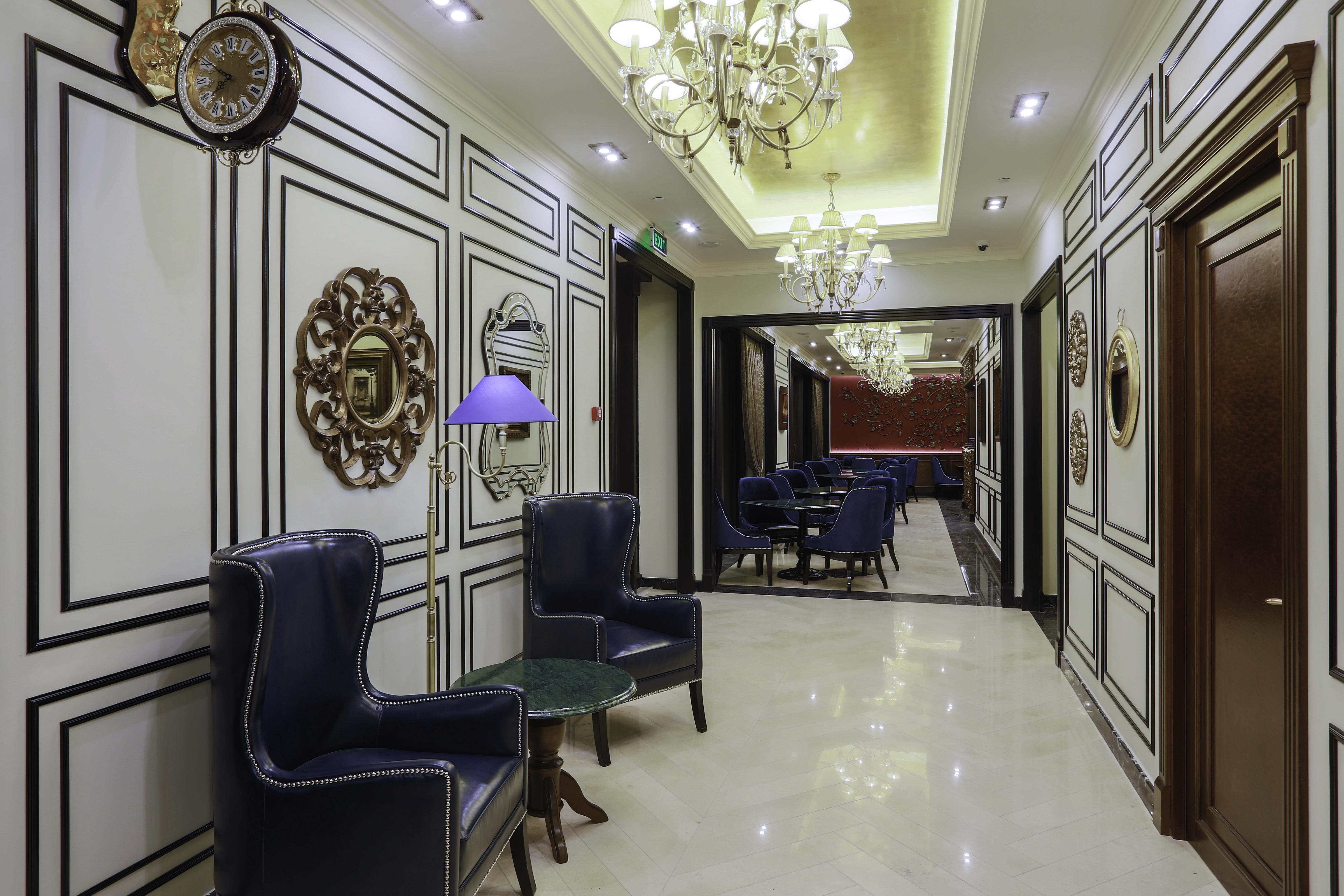 Golden Palace Hotel เยเรวาน ภายนอก รูปภาพ