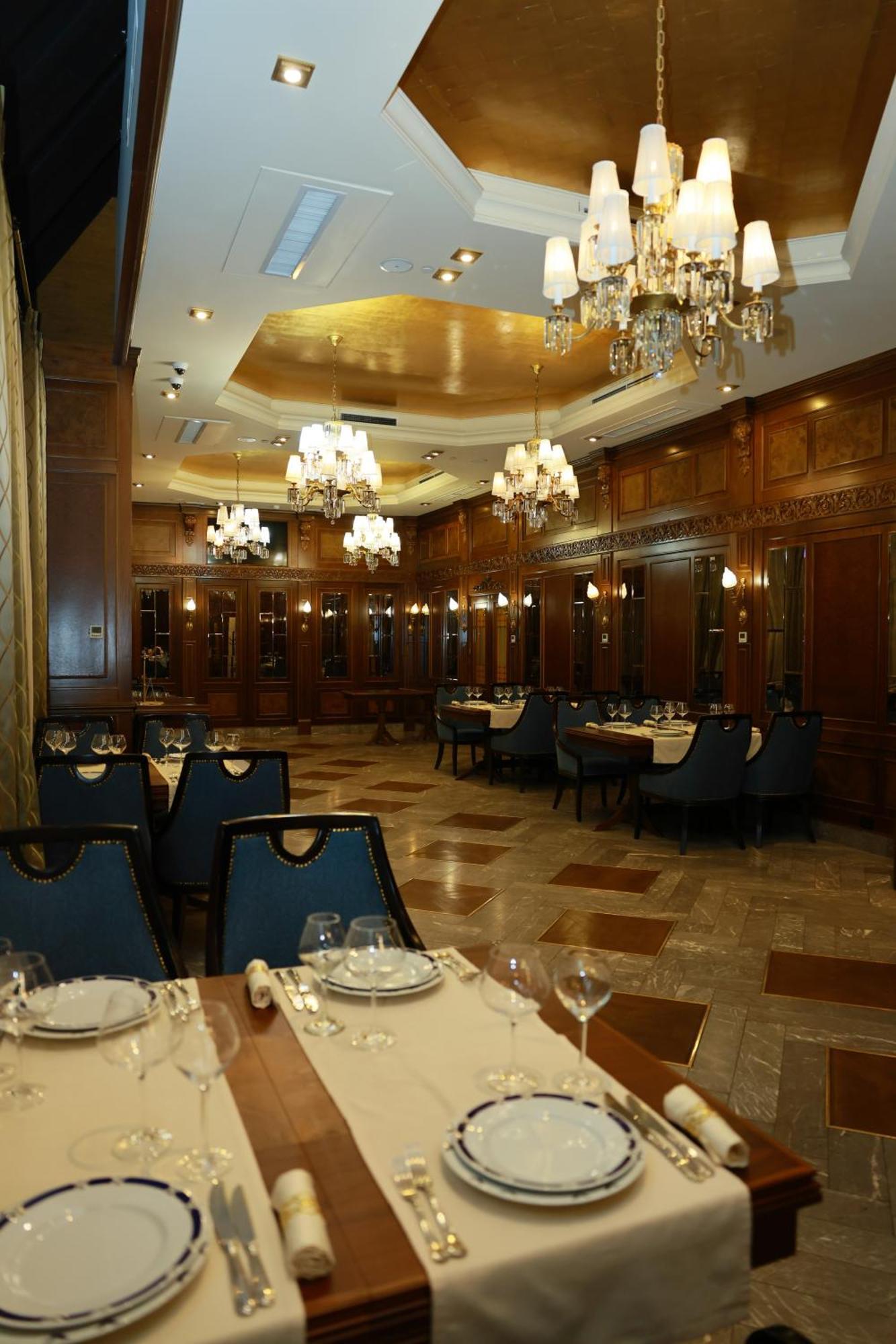 Golden Palace Hotel เยเรวาน ภายนอก รูปภาพ